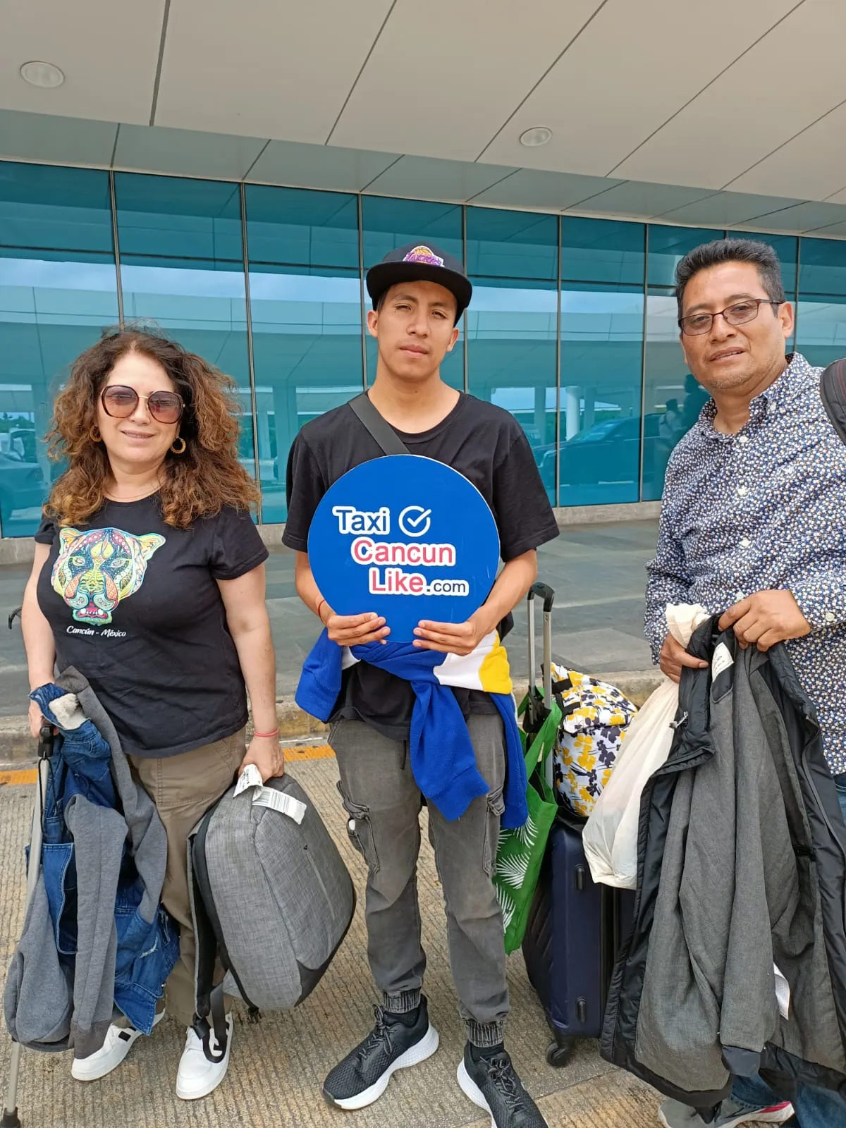 Traslado familia en aeropuerto